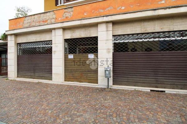 ufficio in vendita a Mozzo