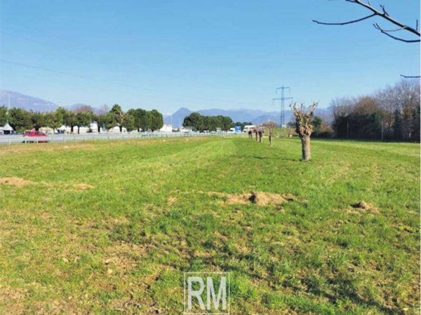 terreno edificabile in vendita a Mozzo