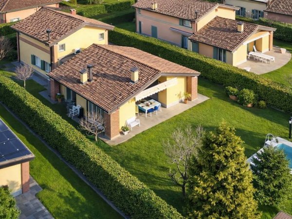 casa indipendente in vendita a Mozzo