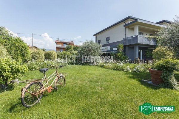 casa indipendente in vendita a Mozzo