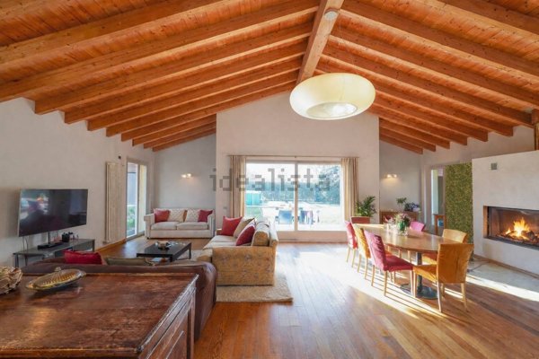 casa indipendente in vendita a Mozzo