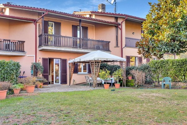 casa indipendente in vendita a Mozzo