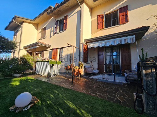 casa indipendente in vendita a Mozzo