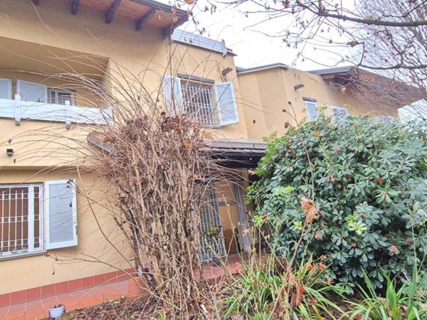 casa indipendente in vendita a Mozzo