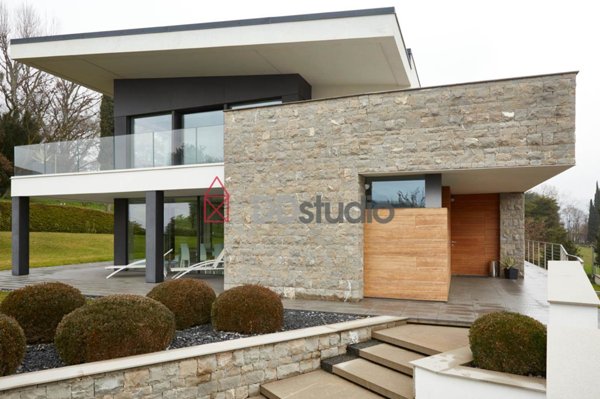 casa indipendente in vendita a Mozzo