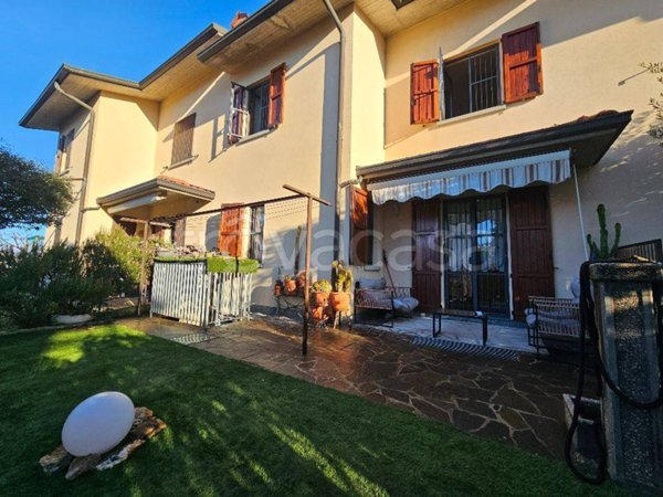 casa indipendente in vendita a Mozzo