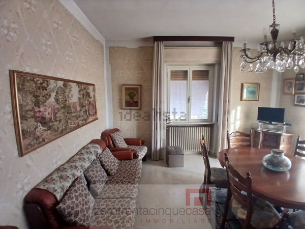 casa indipendente in vendita a Mozzo