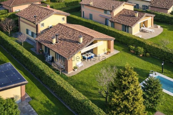 casa indipendente in vendita a Mozzo