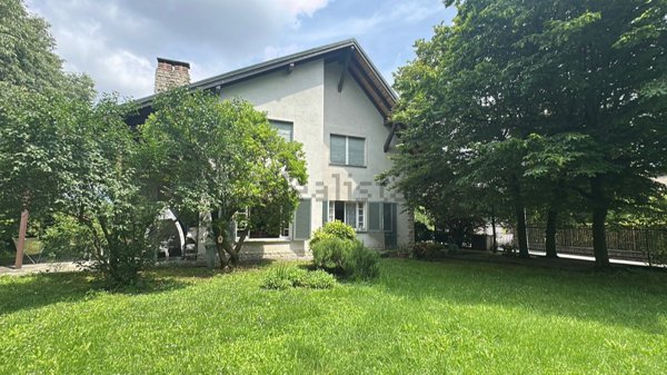 casa indipendente in vendita a Mozzo