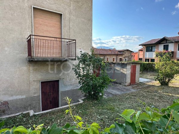 casa indipendente in vendita a Mozzo