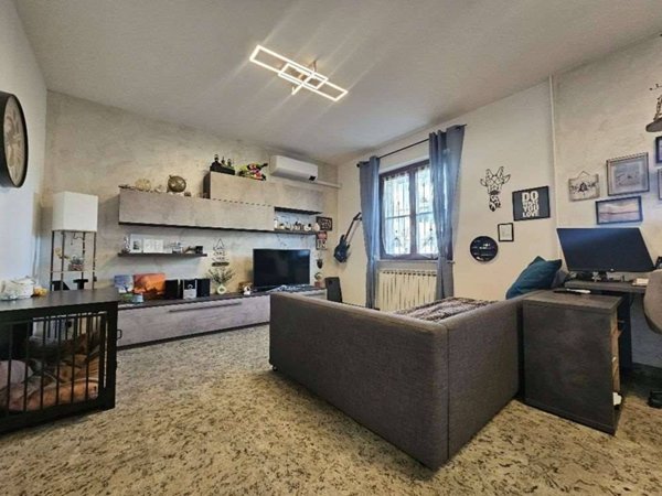 casa indipendente in vendita a Mozzo