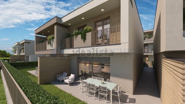 casa indipendente in vendita a Mozzo