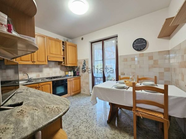 casa indipendente in vendita a Mozzo