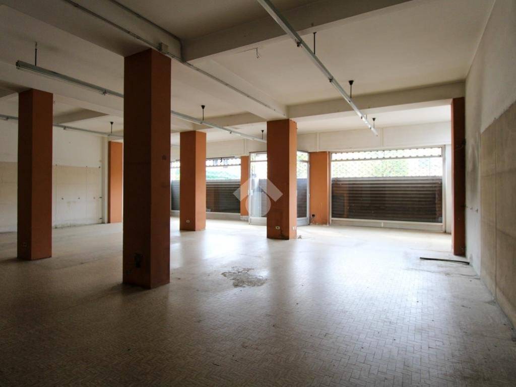 ufficio in vendita a Mozzo