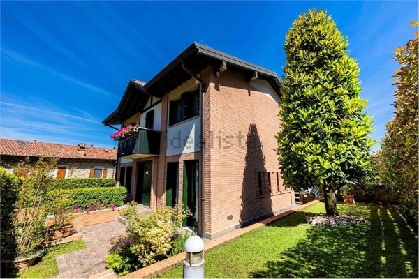 casa indipendente in vendita a Mozzo