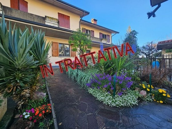 casa indipendente in vendita a Mozzo