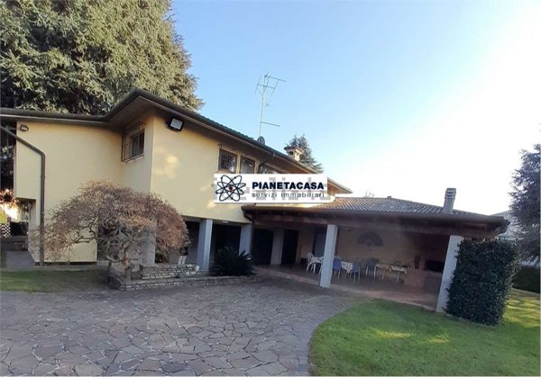 casa indipendente in vendita a Mozzo