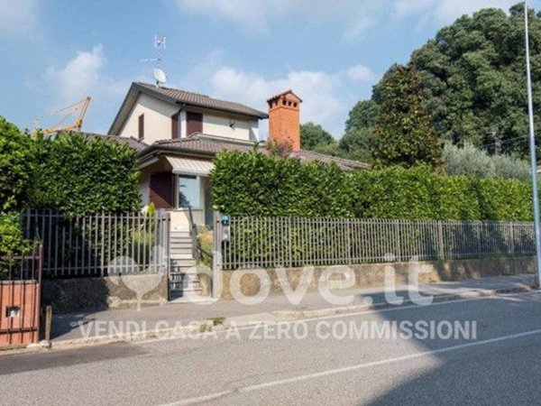 casa indipendente in vendita a Mozzo