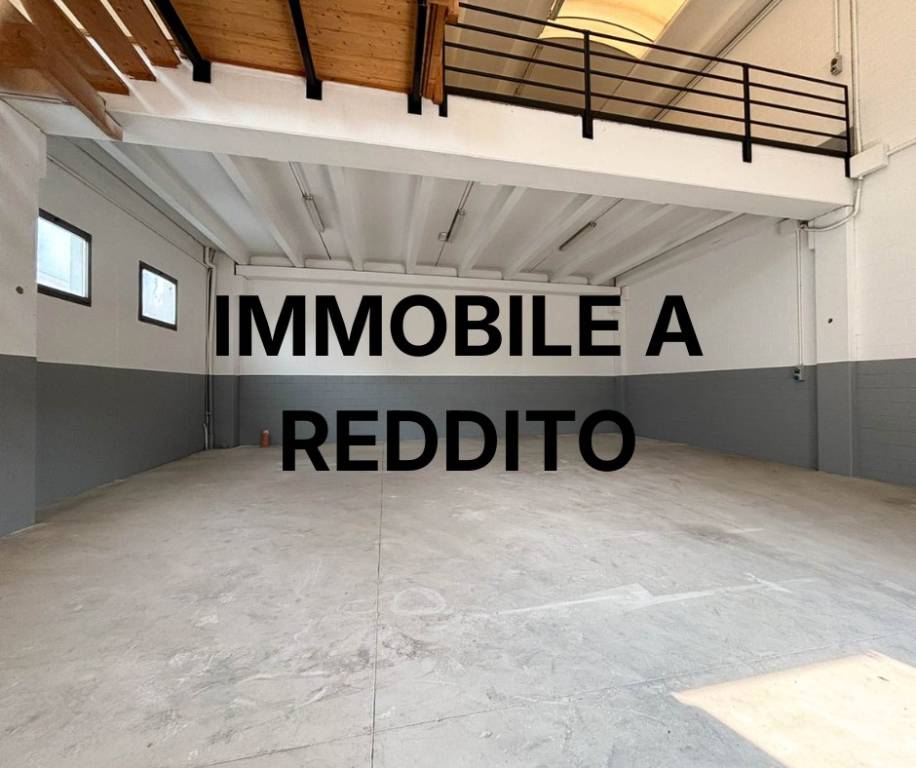 locale commerciale in vendita a Mozzo