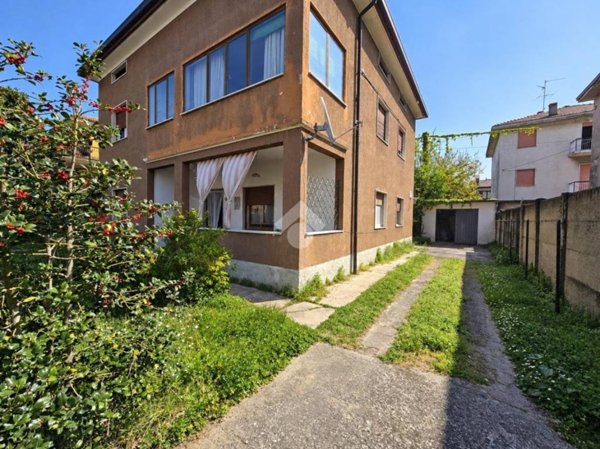 appartamento in vendita a Mozzo