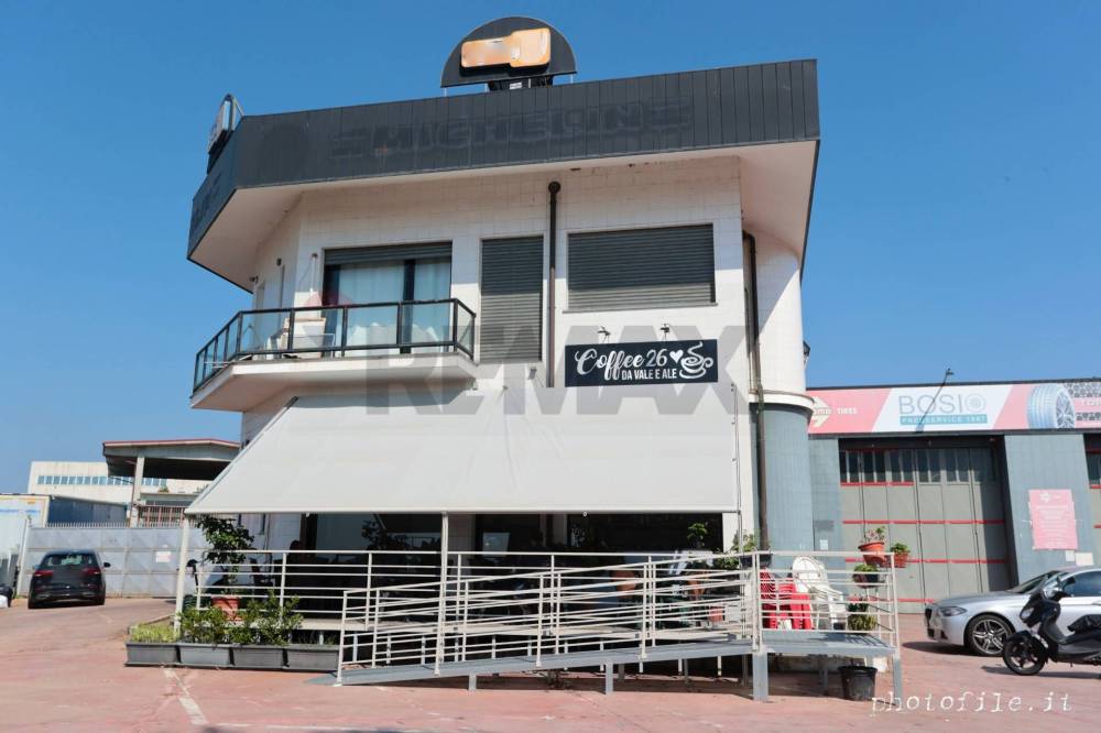 negozio in vendita ad Andezeno