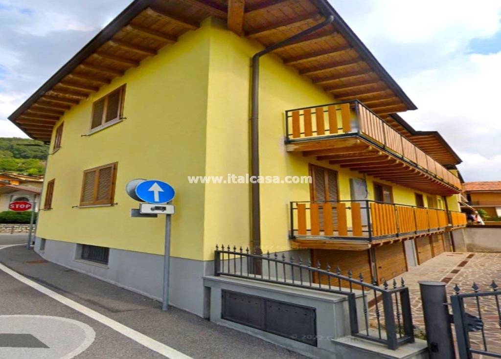 appartamento in vendita a Nembro in zona San Faustino