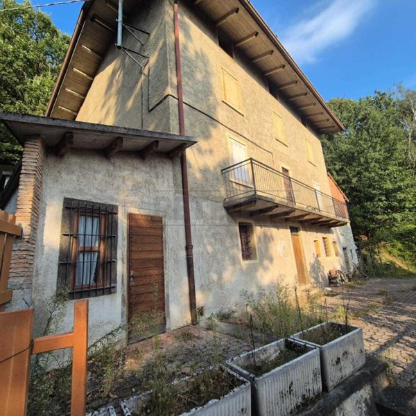 casa indipendente in vendita a Nembro