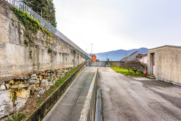 casa indipendente in vendita a Nembro