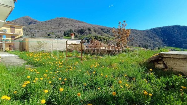 casa indipendente in vendita a Nembro in zona Lonno