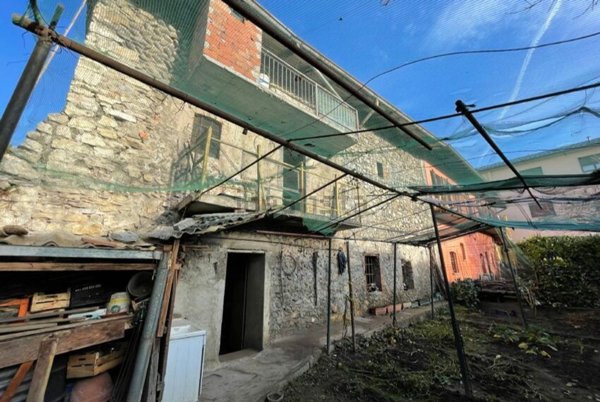 esavano in vendita a Nembro