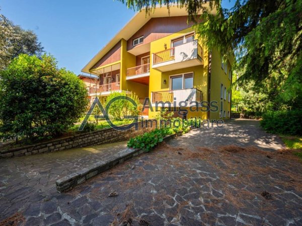 casa indipendente in vendita a Nembro