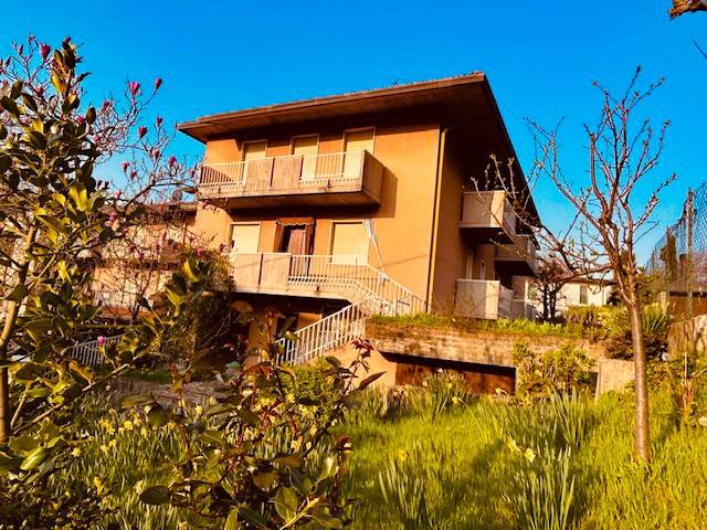 casa indipendente in vendita a Nembro