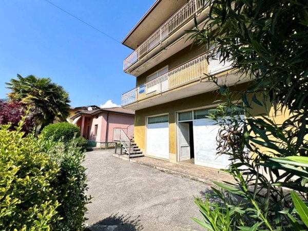 appartamento in vendita a Nembro in zona Gavarno