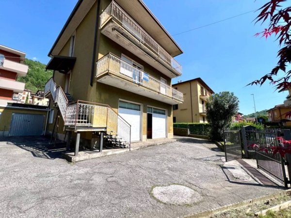 appartamento in vendita a Nembro in zona Gavarno