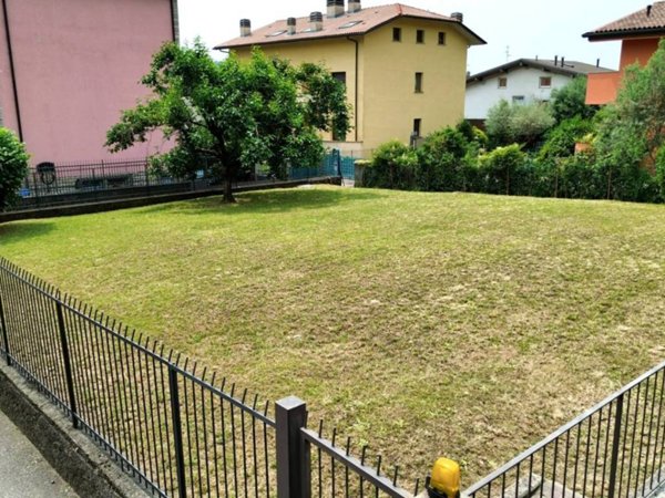 terreno edificabile in vendita a Nembro