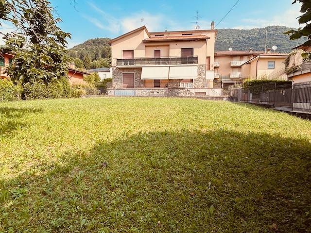 casa indipendente in vendita a Nembro