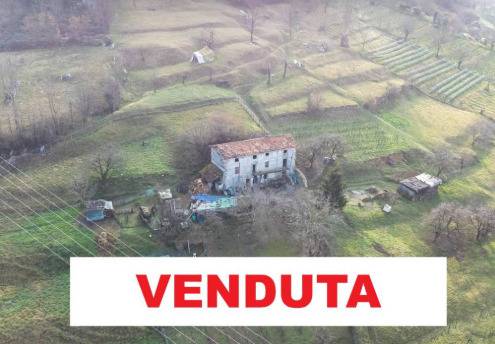 casale in vendita a Nembro in zona Gavarno