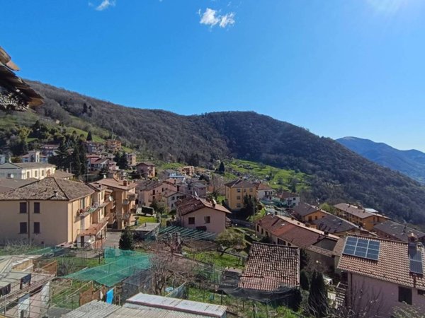 casa indipendente in vendita a Nembro in zona Lonno