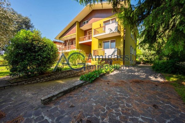casa indipendente in vendita a Nembro