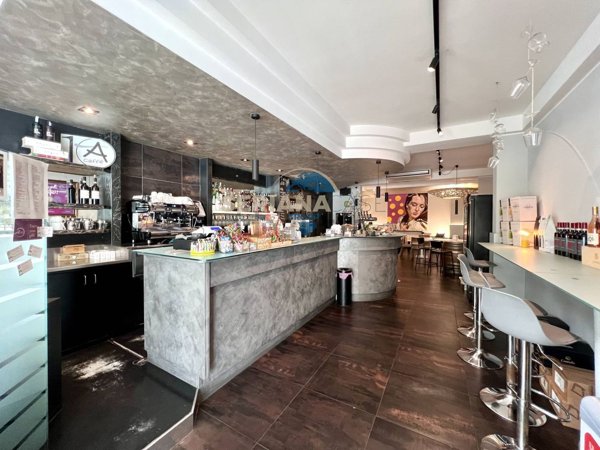 locale commerciale in vendita a Nembro