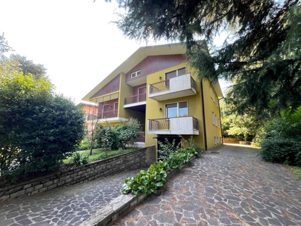 casa indipendente in vendita a Nembro