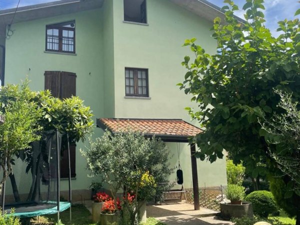 casa indipendente in vendita a Nembro