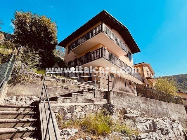 casa indipendente in vendita a Nembro