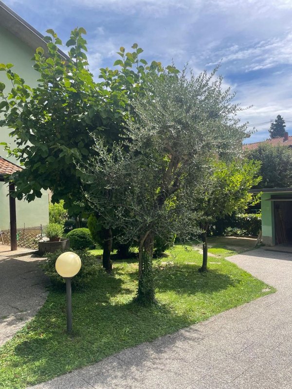 casa indipendente in vendita a Nembro