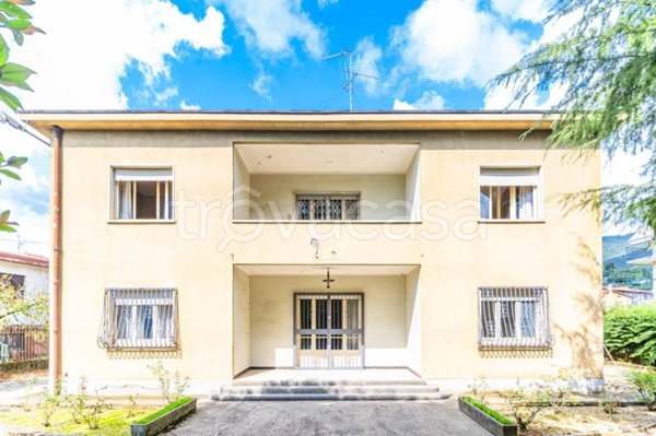 casa indipendente in vendita a Nembro