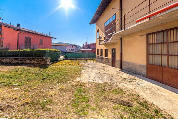 casa indipendente in vendita a Nembro