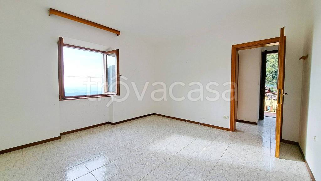 appartamento in vendita a Nembro in zona Lonno