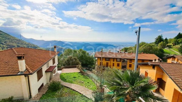 appartamento in vendita a Nembro in zona Lonno