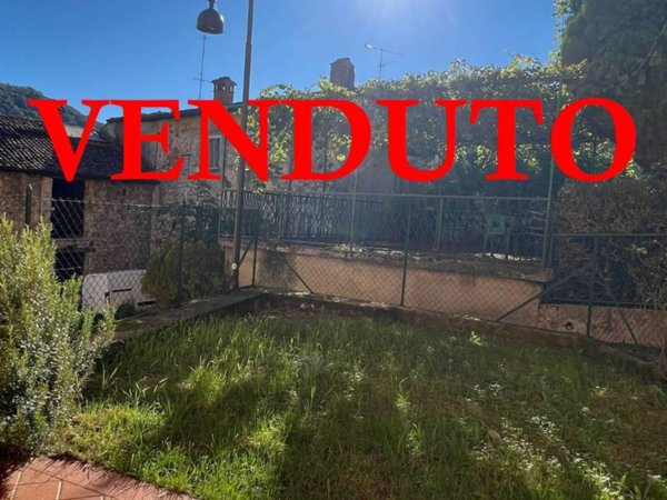 appartamento in vendita a Nembro in zona Lonno
