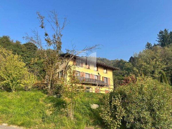 casa indipendente in vendita a Nembro